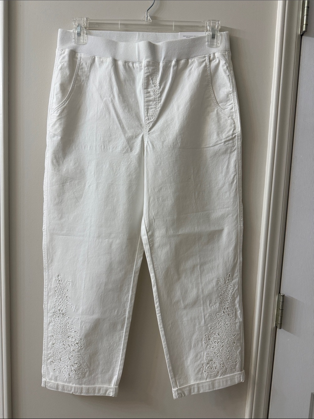 Chico's White Cropped Embroidered Ankle Pants - Elastic Waist